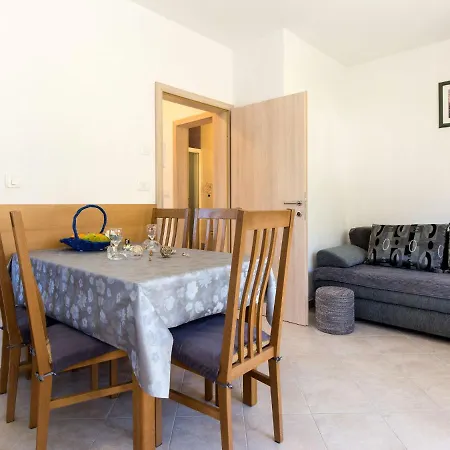 Andrea - Mod140 By Interhome