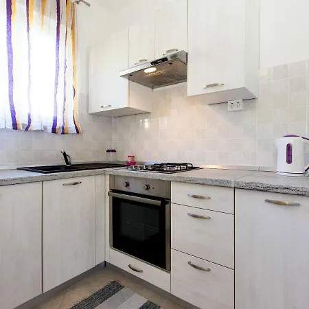 Apartment Andrea - Mod140 By Interhome